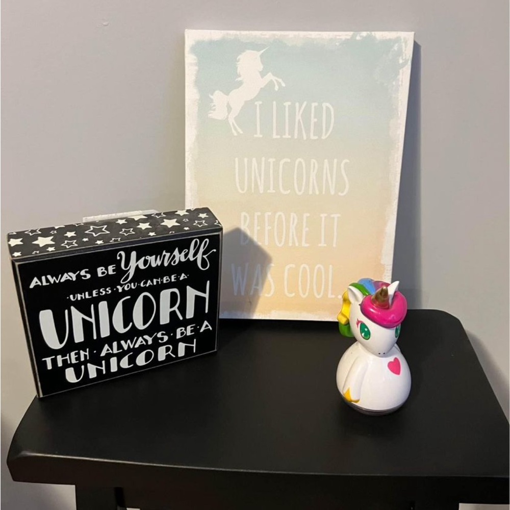 Unicorn decor bundle - 2 frames and unicorn figure